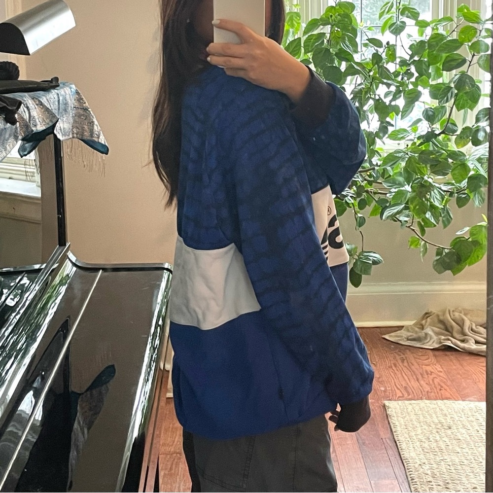 VINTAGE ADIDAS Blue & White Crewneck Sweatshirt - Picture 2 of 4